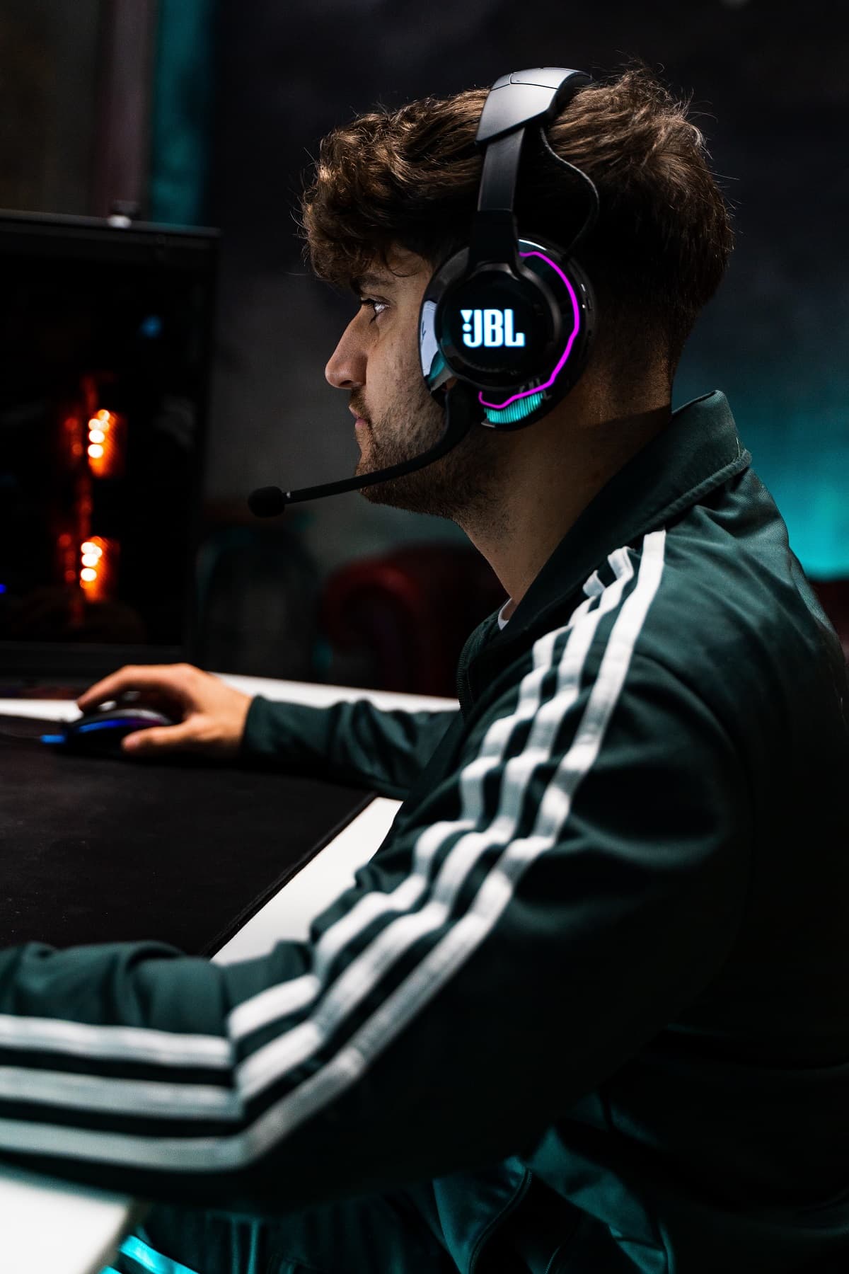 Zu den Produkten für Gaming von JBL